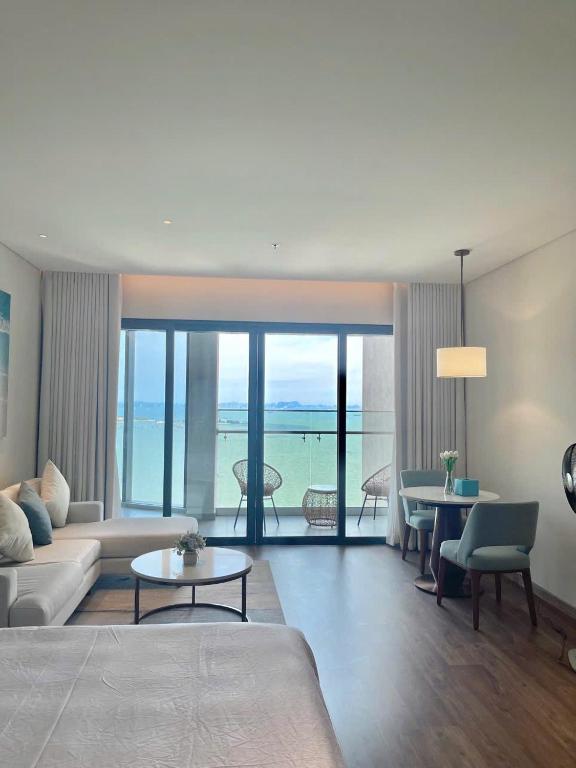 À La Carte High floor, luxury bay view – Ha Long Bay